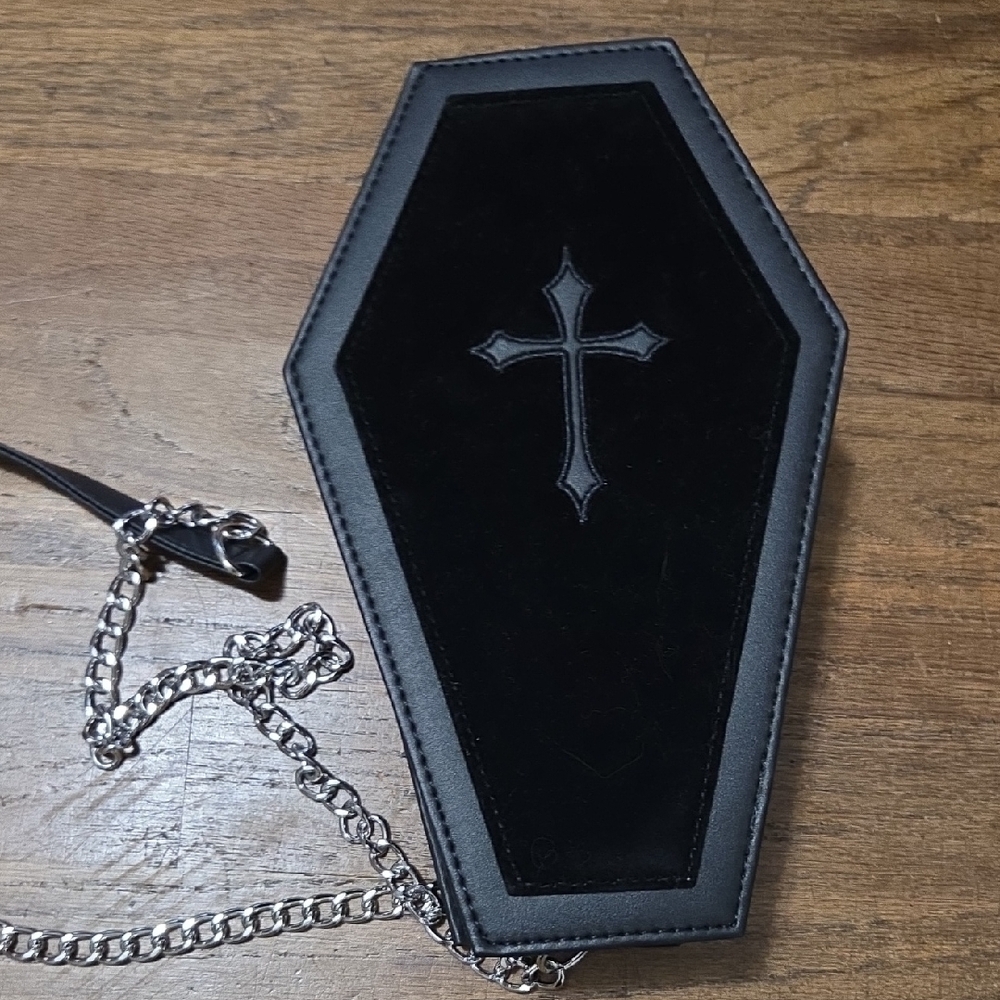 Black Coffin Cross Velvet Chain Shoulder Bag - Picture 2 of 14
